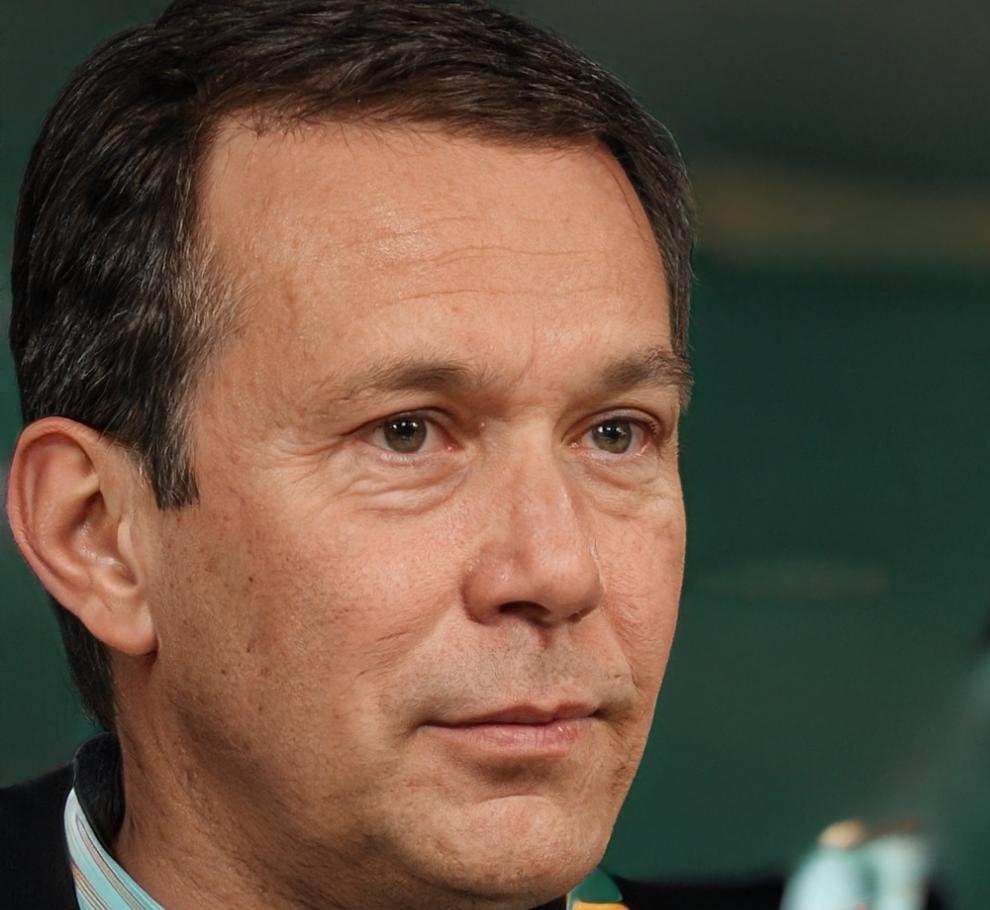 Carlos Rodríguez, Analista Senior
